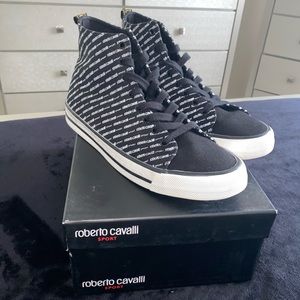 Roberto Cavalli sz.11 great condition! Comes w box